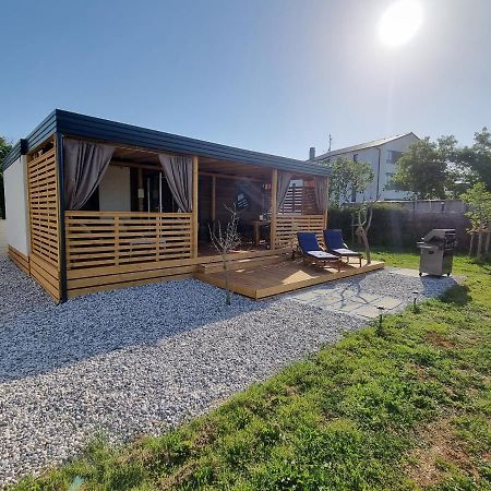 Mobilehome Elena Premium With Pool, Istria Banjole Exterior photo