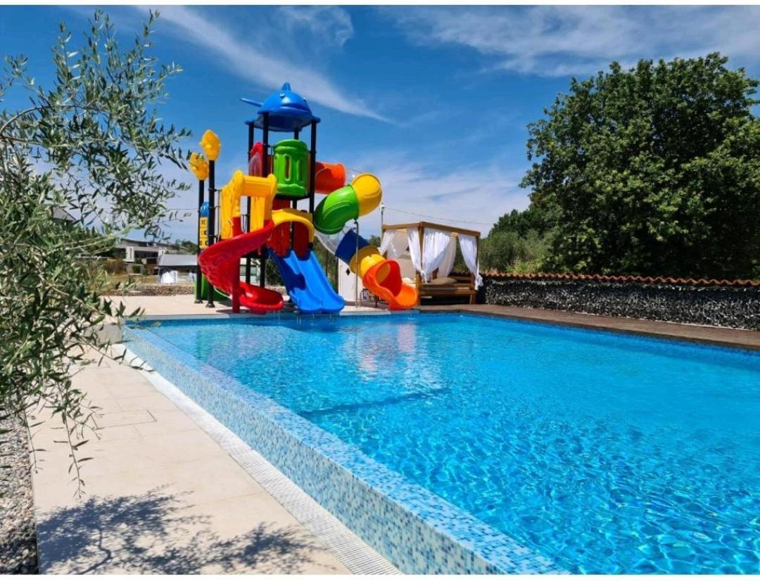 Mobilehome Elena Premium With Pool, Istria Banjole Exterior photo
