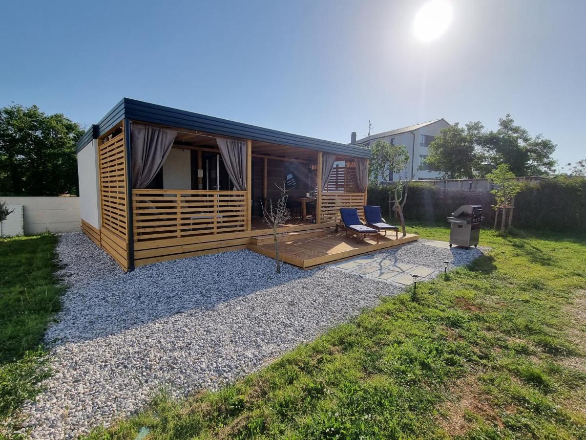 Mobilehome Elena Premium With Pool, Istria Banjole Exterior photo