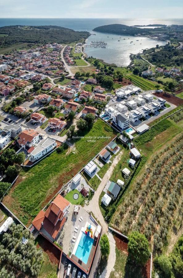 Mobilehome Elena Premium With Pool, Istria Banjole Exterior photo